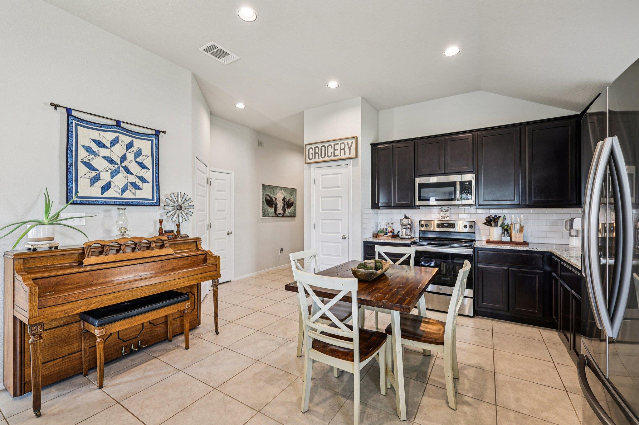 111 Insider Loop Elgin TX 78621