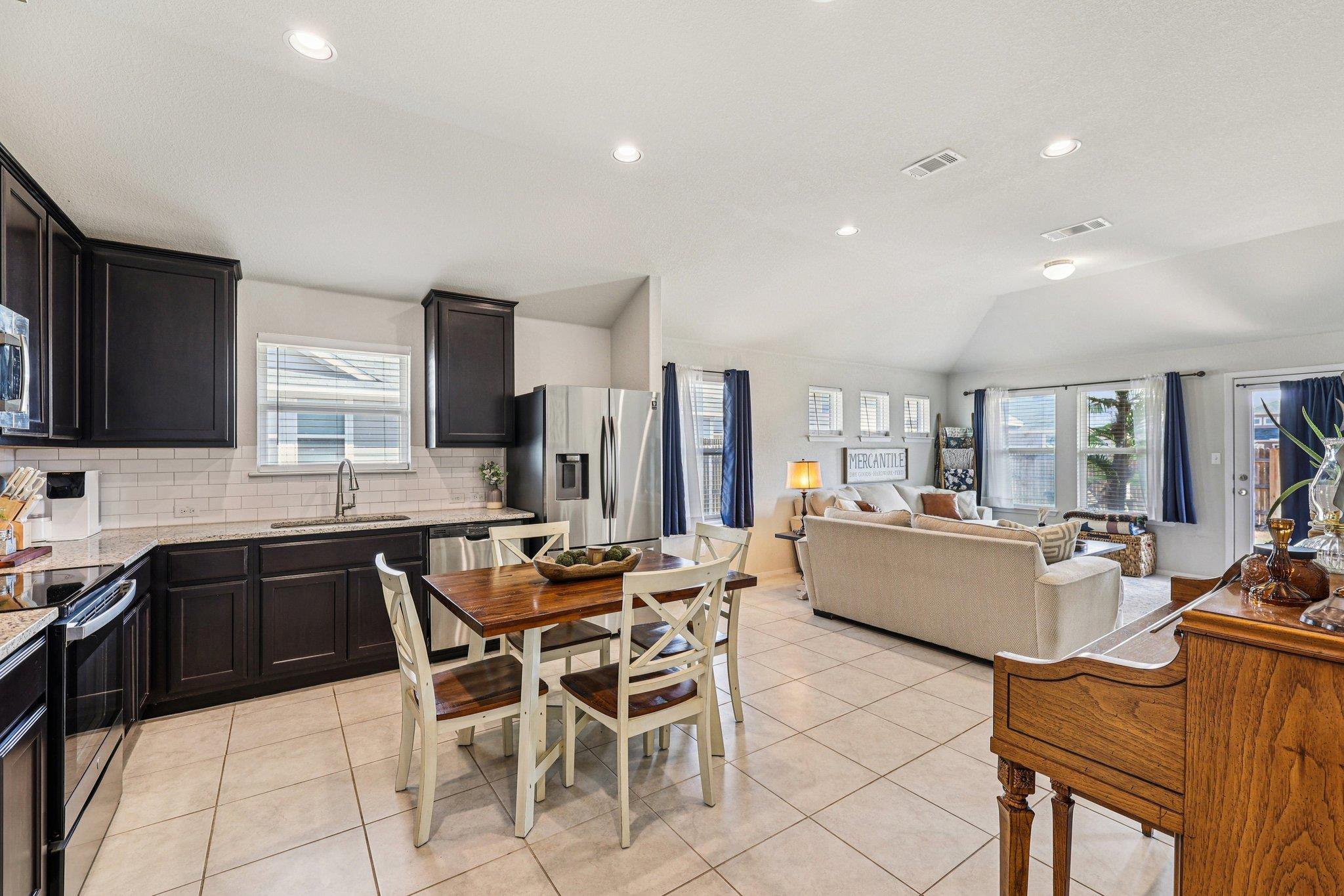 111 Insider Loop Elgin TX 78621