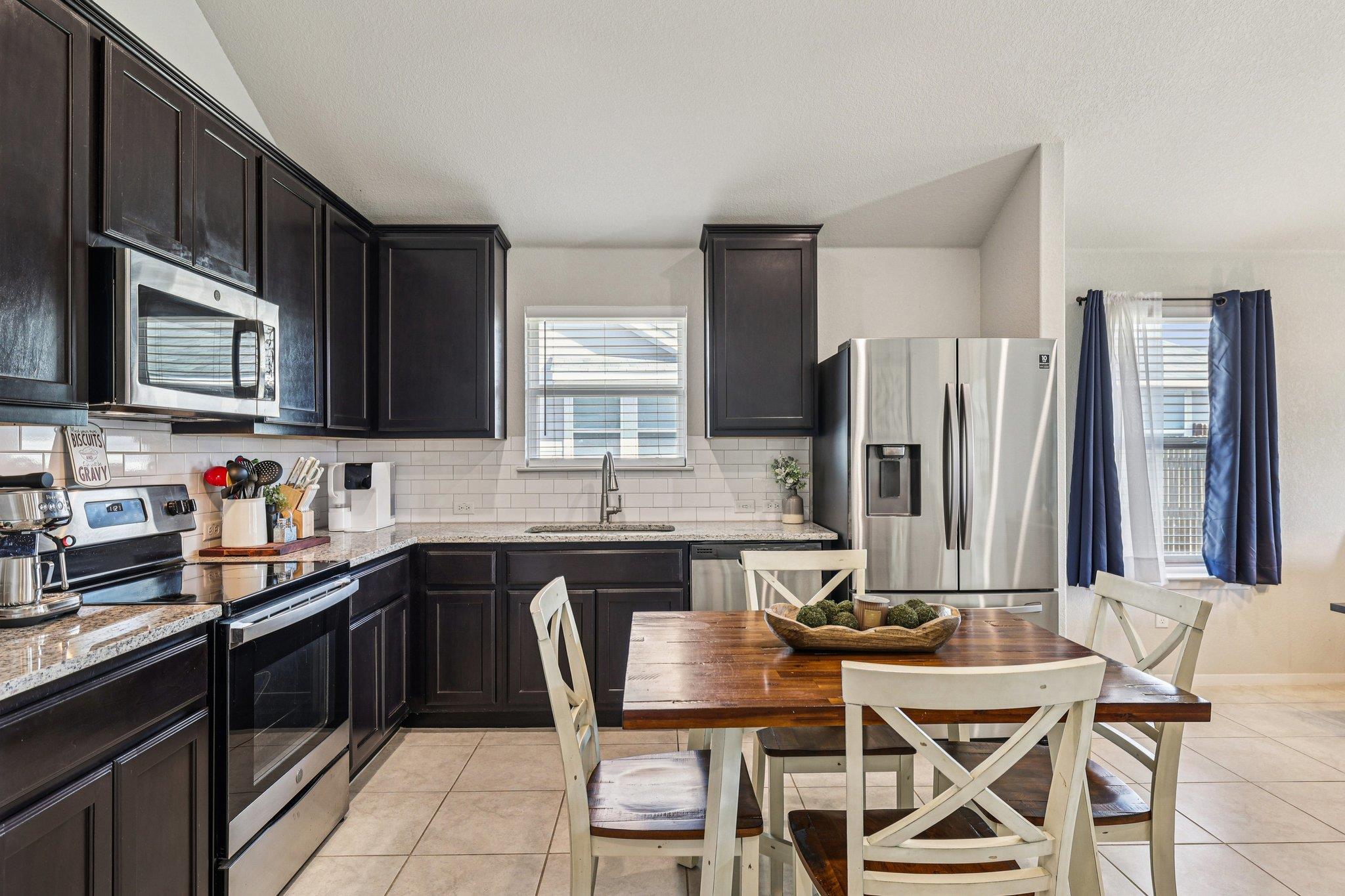 111 Insider Loop Elgin TX 78621