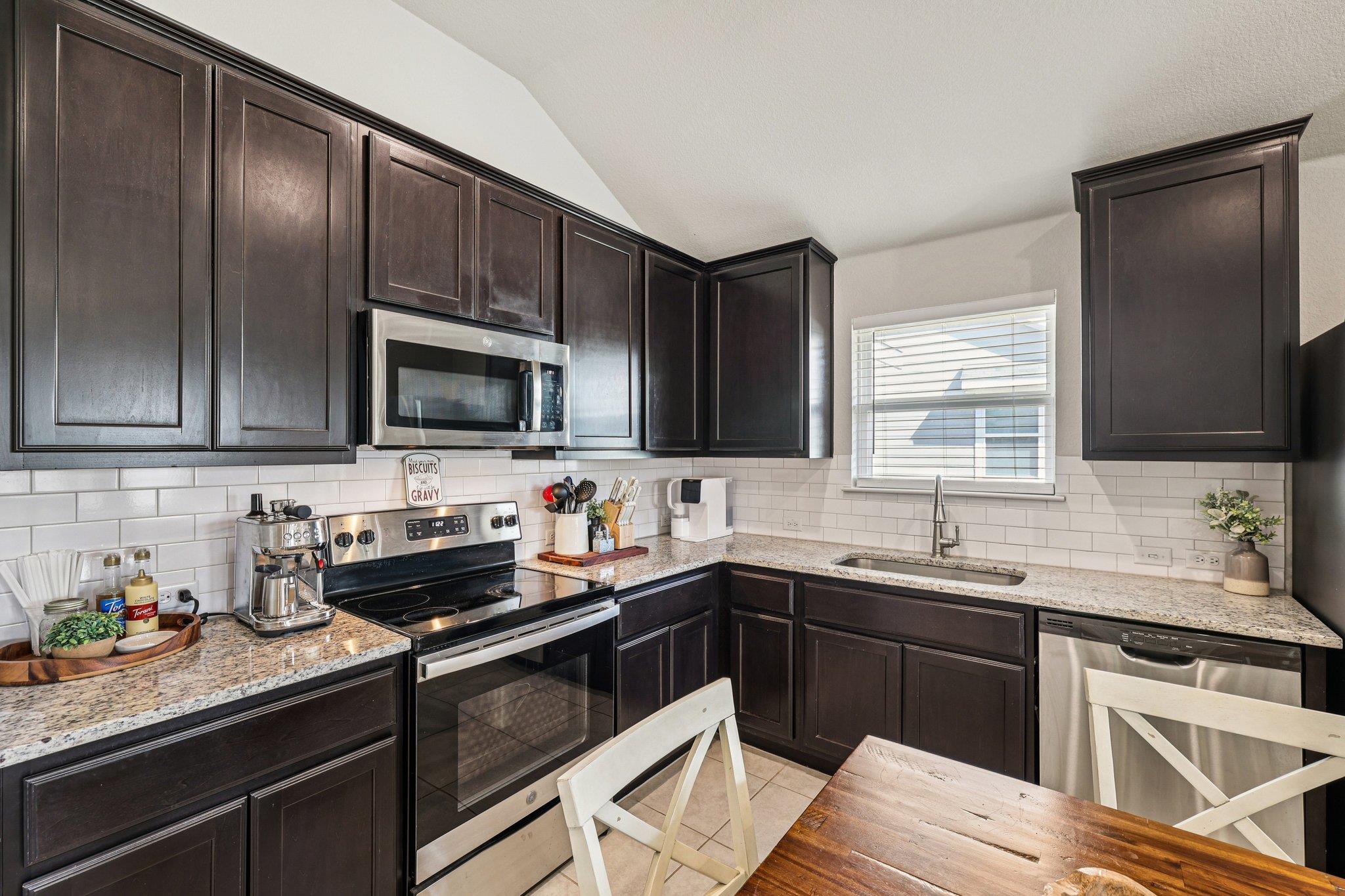 111 Insider Loop Elgin TX 78621