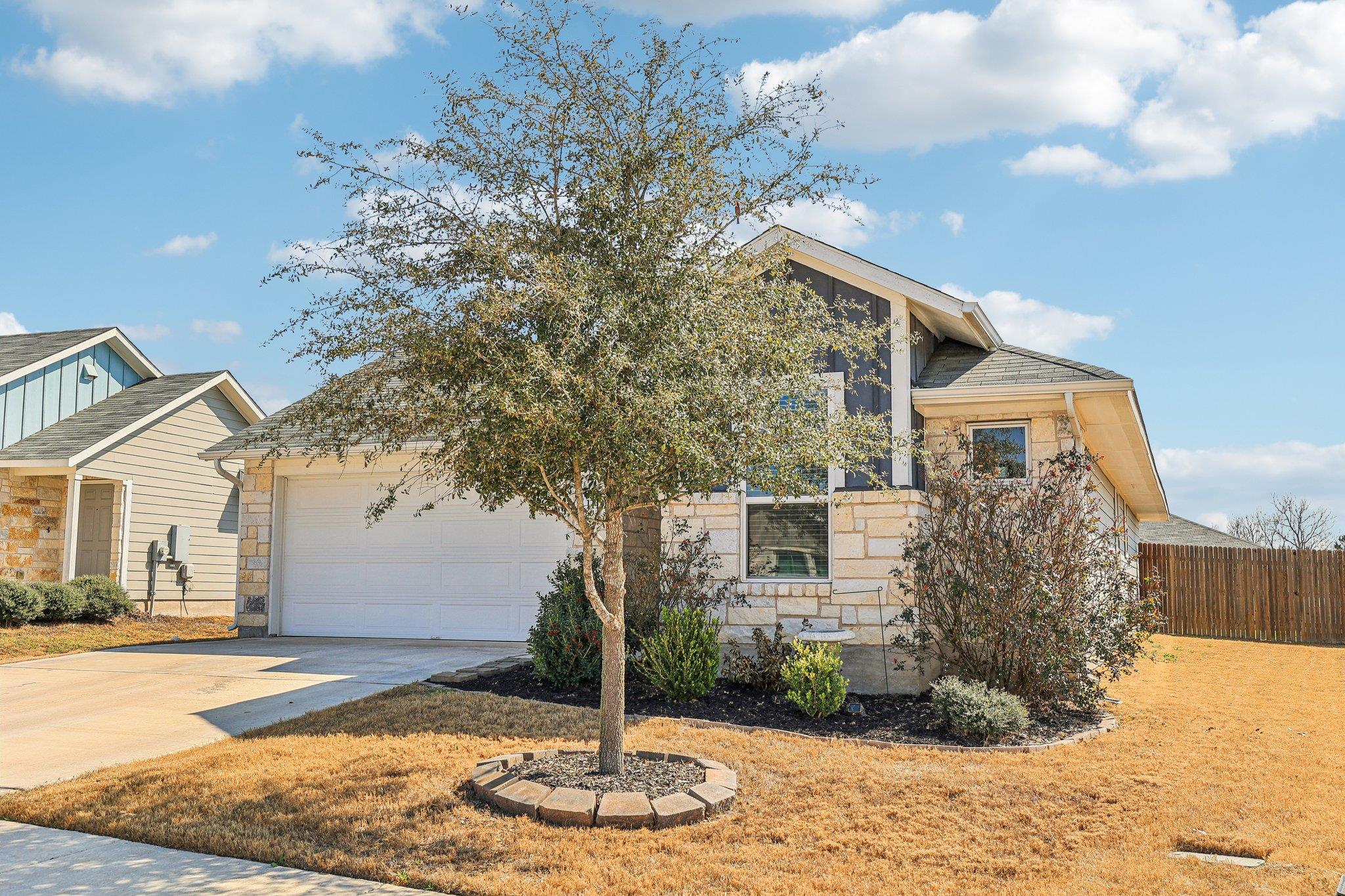 111 Insider Loop Elgin TX 78621