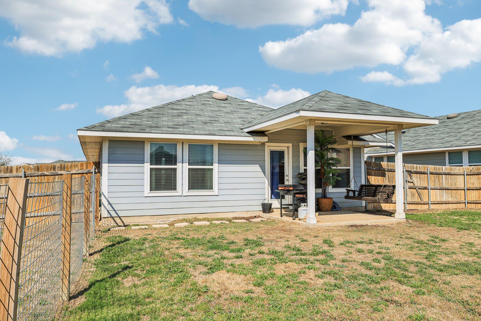 111 Insider Loop Elgin TX 78621