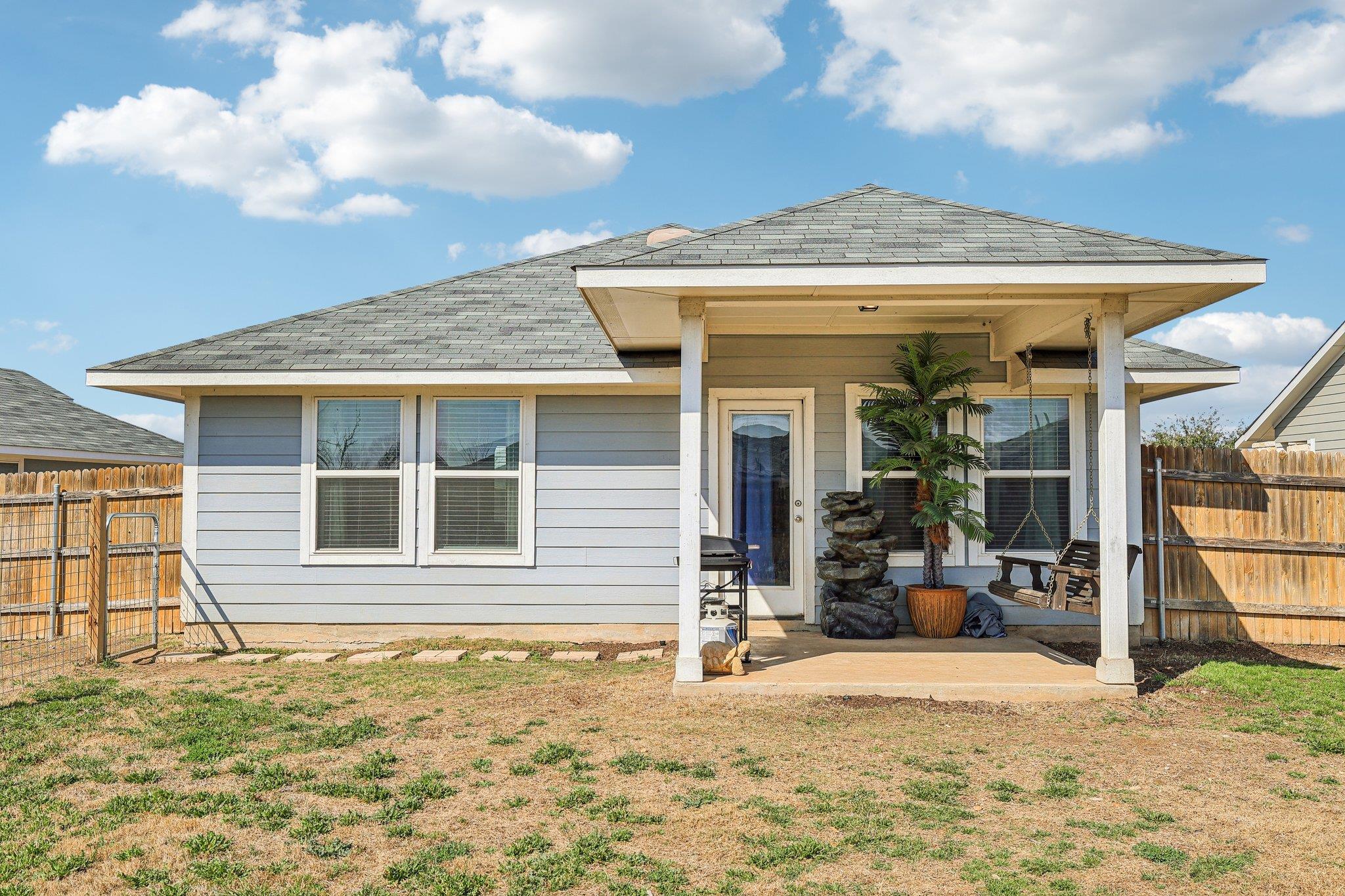 111 Insider Loop Elgin TX 78621