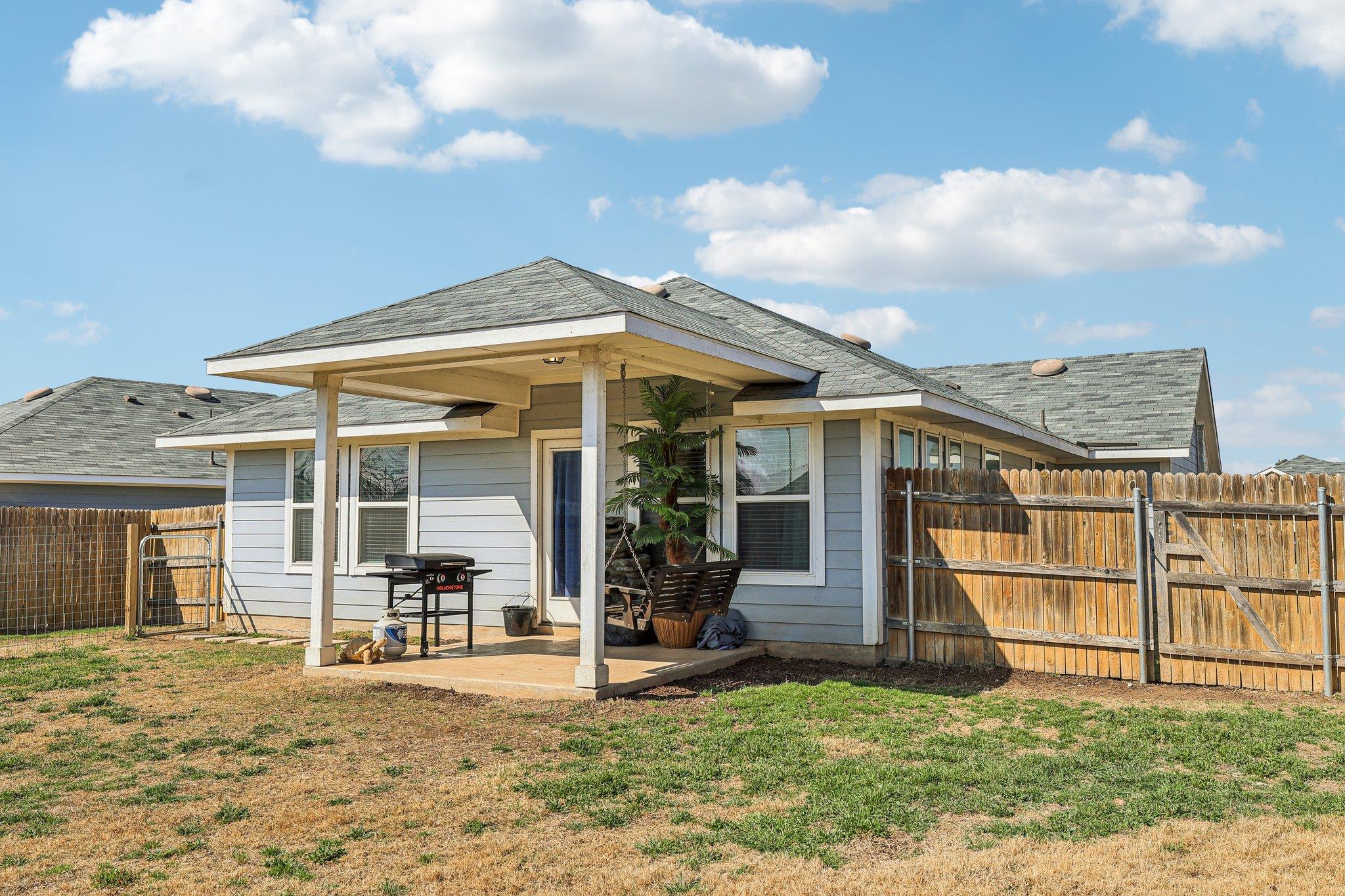 111 Insider Loop Elgin TX 78621