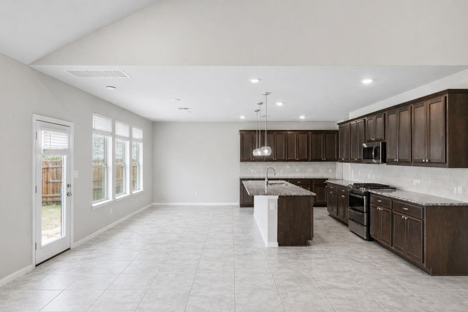 305 Painted Creek Way Kyle TX 78640
