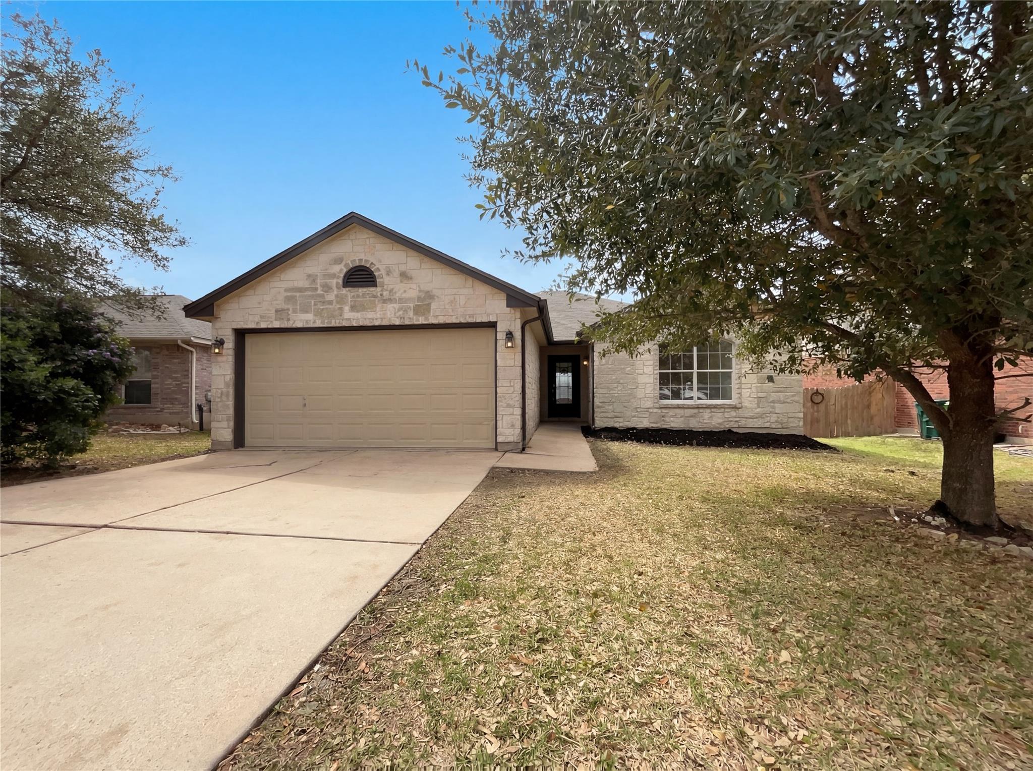 506 Gettysburg Loop Elgin TX 78621