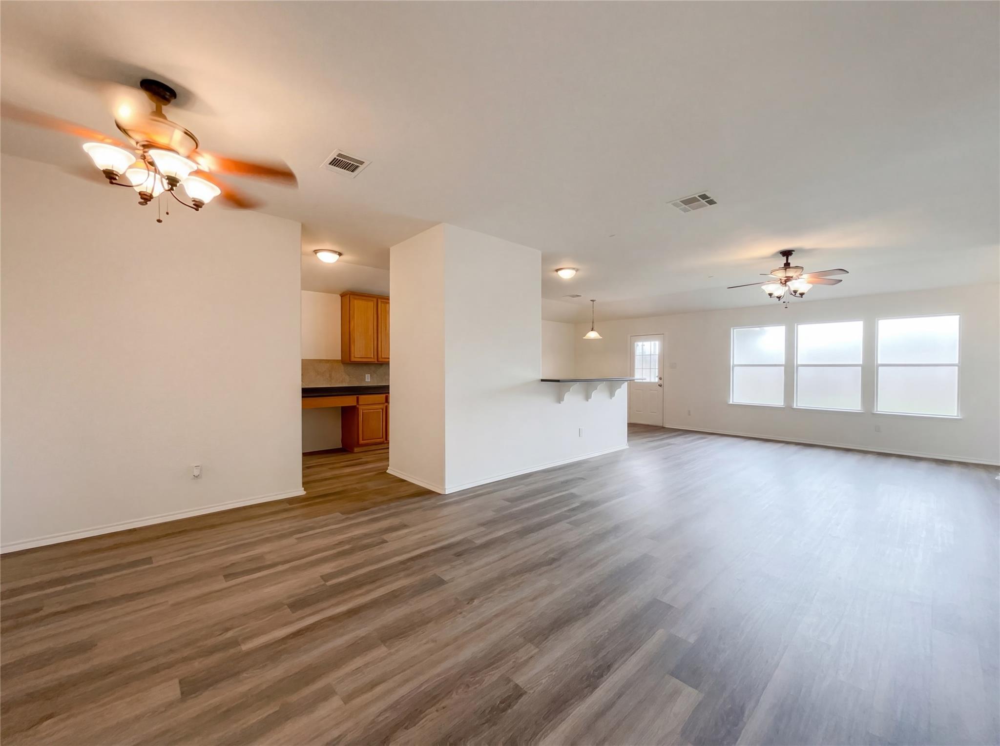 506 Gettysburg Loop Elgin TX 78621