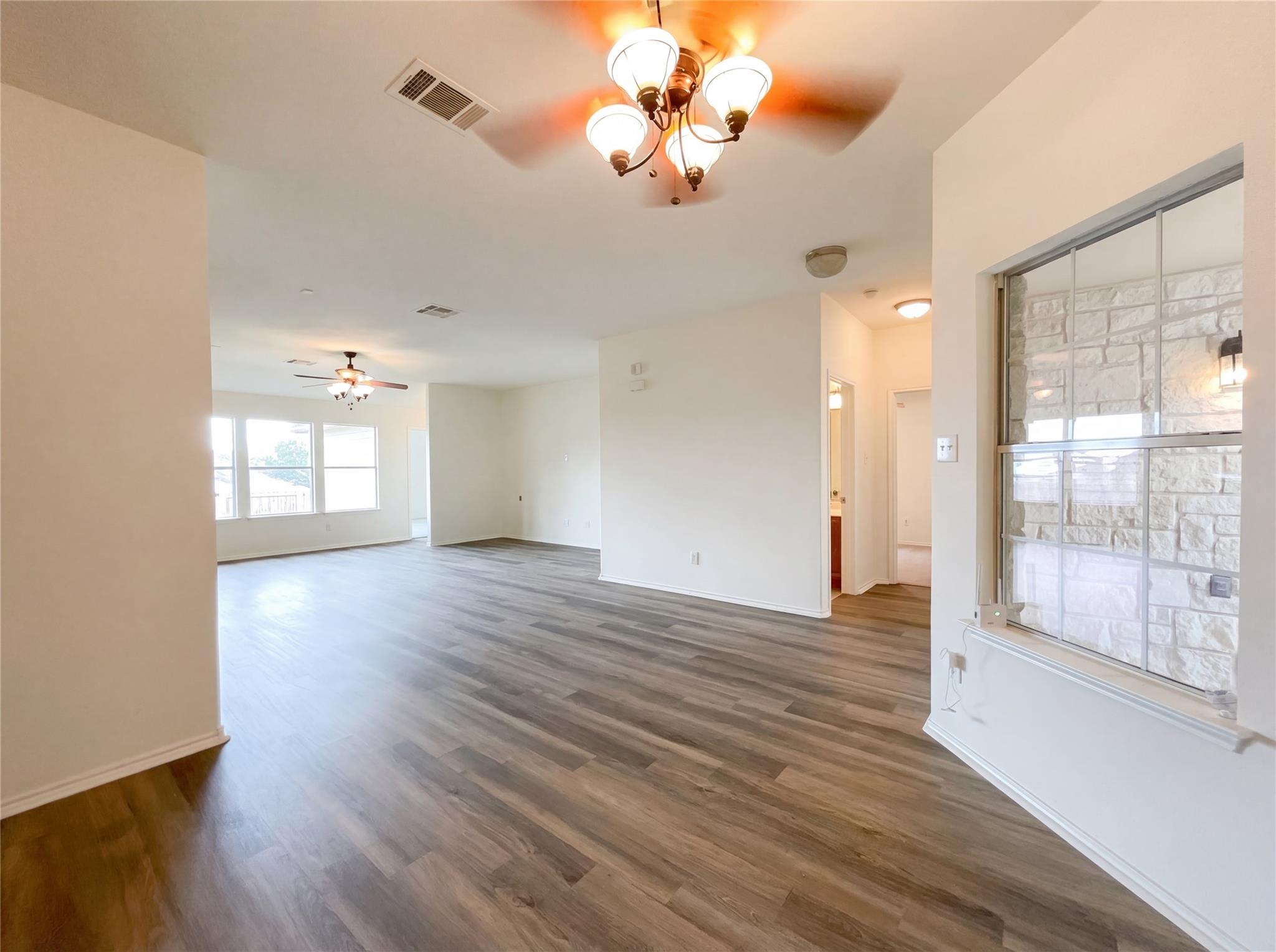 506 Gettysburg Loop Elgin TX 78621