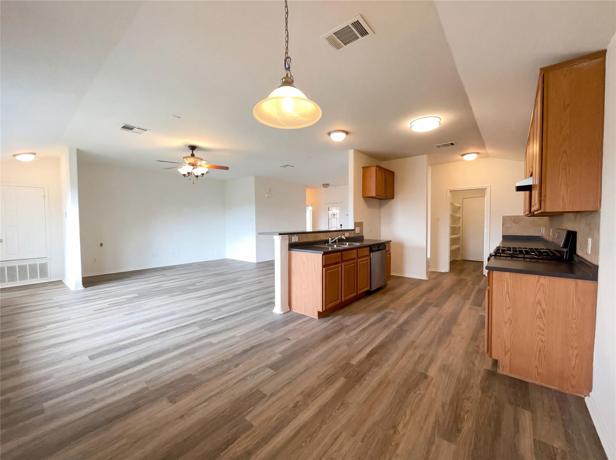 506 Gettysburg Loop Elgin TX 78621
