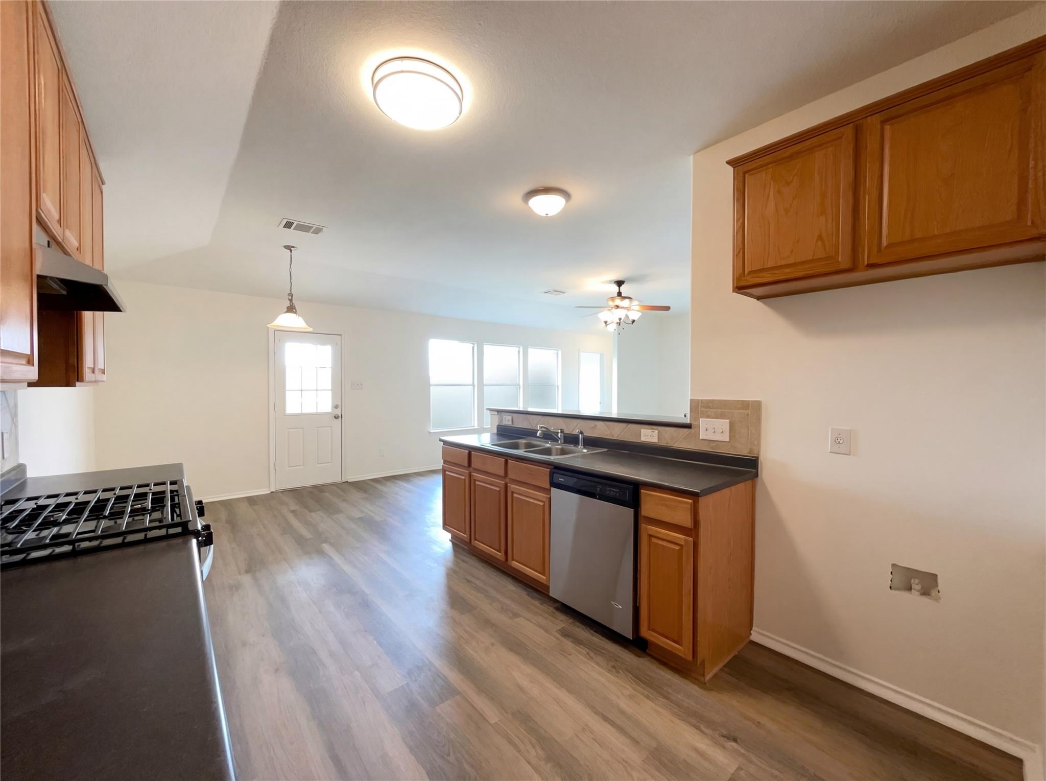 506 Gettysburg Loop Elgin TX 78621