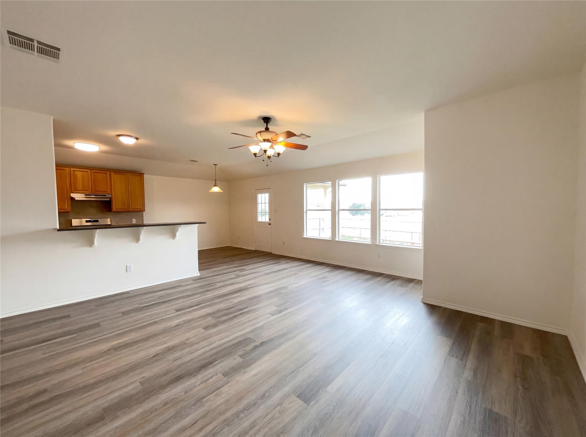 506 Gettysburg Loop Elgin TX 78621