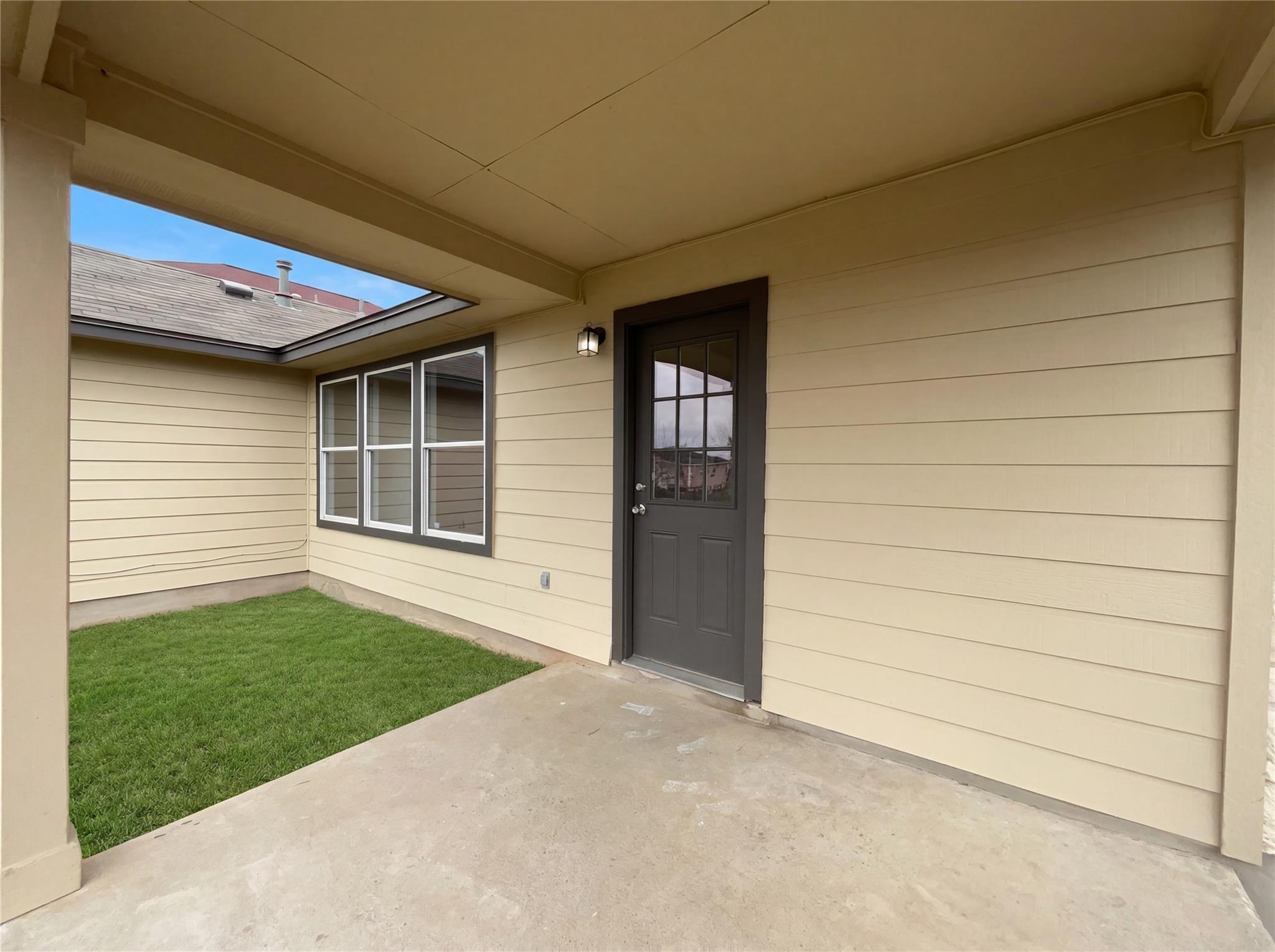 506 Gettysburg Loop Elgin TX 78621