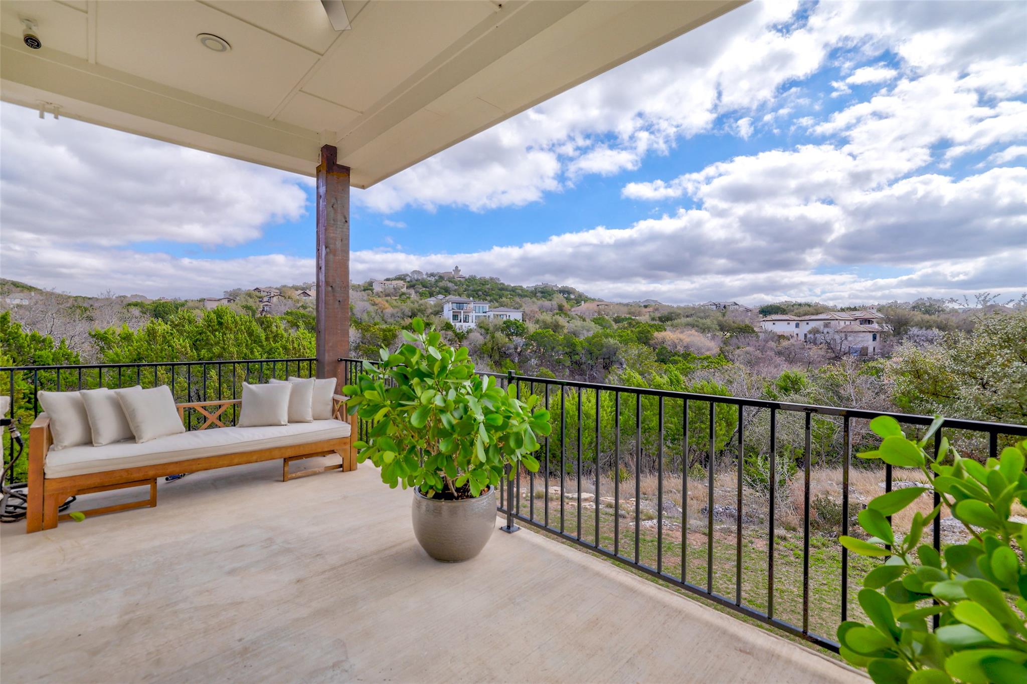 17701 Hunters Hollow Jonestown TX 78645