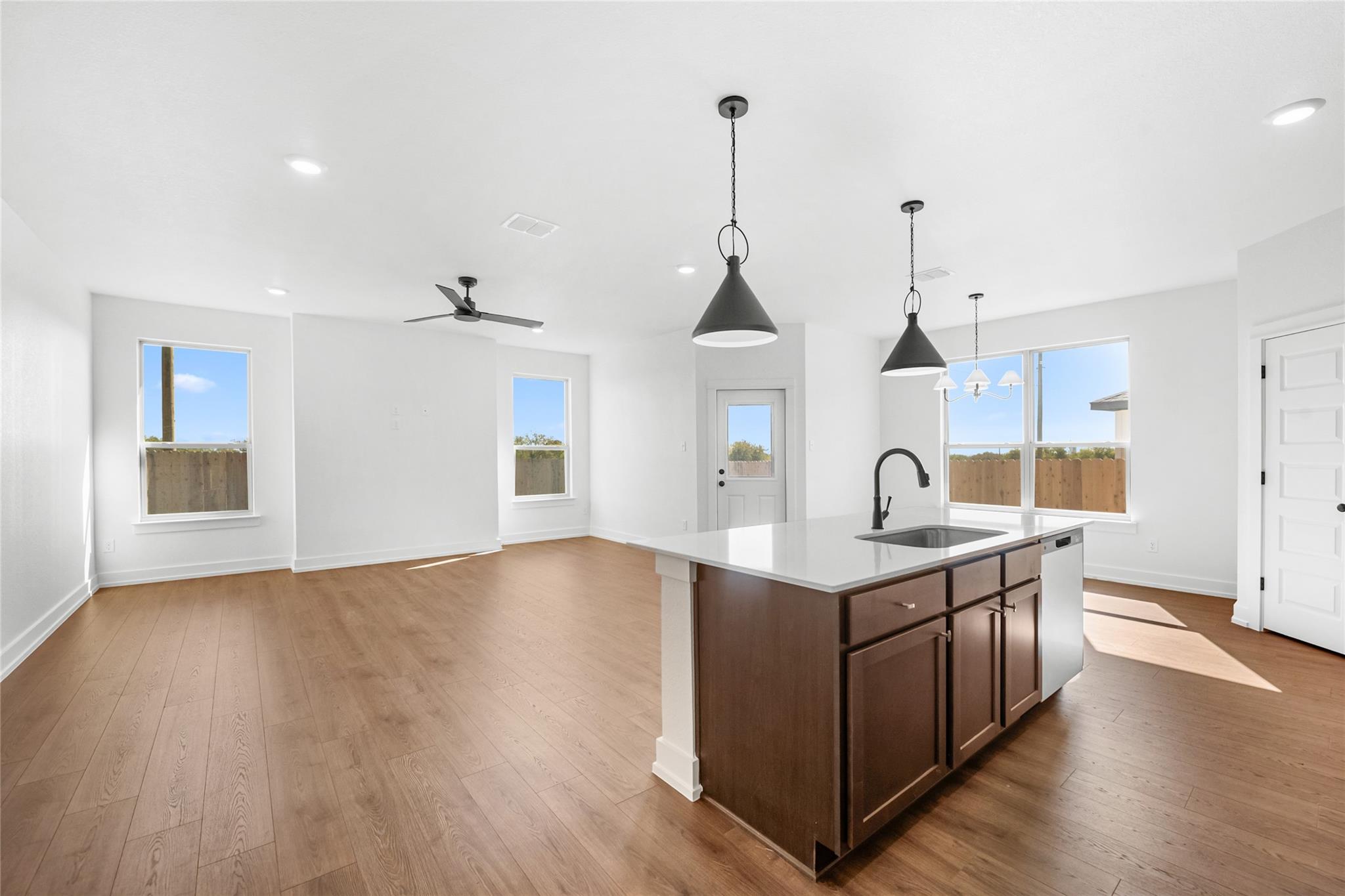 560 Gus Loop Georgetown TX 78626