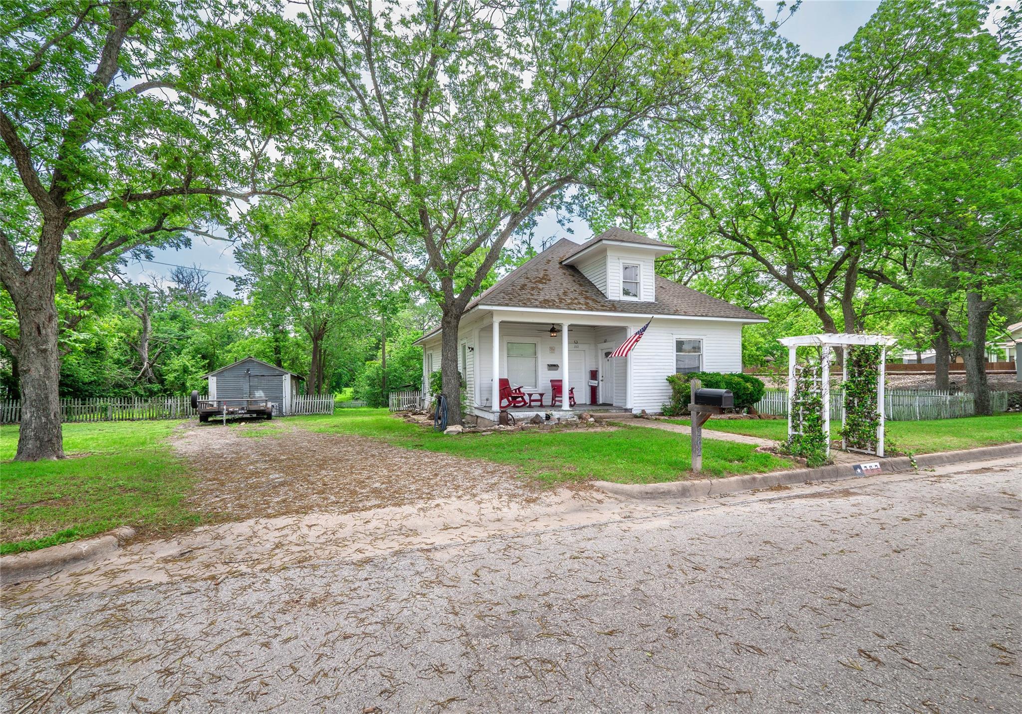 262 W Richmond Street Giddings TX 78942