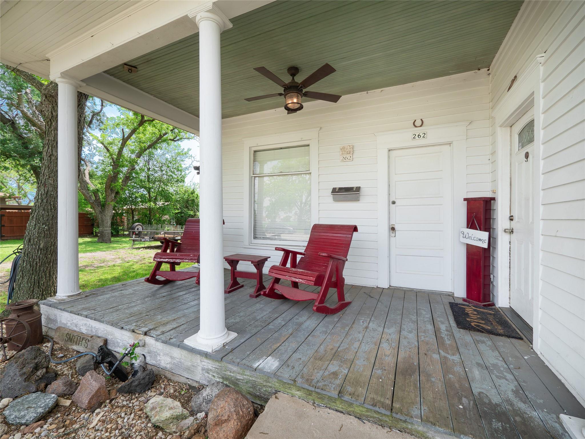 262 W Richmond Street Giddings TX 78942
