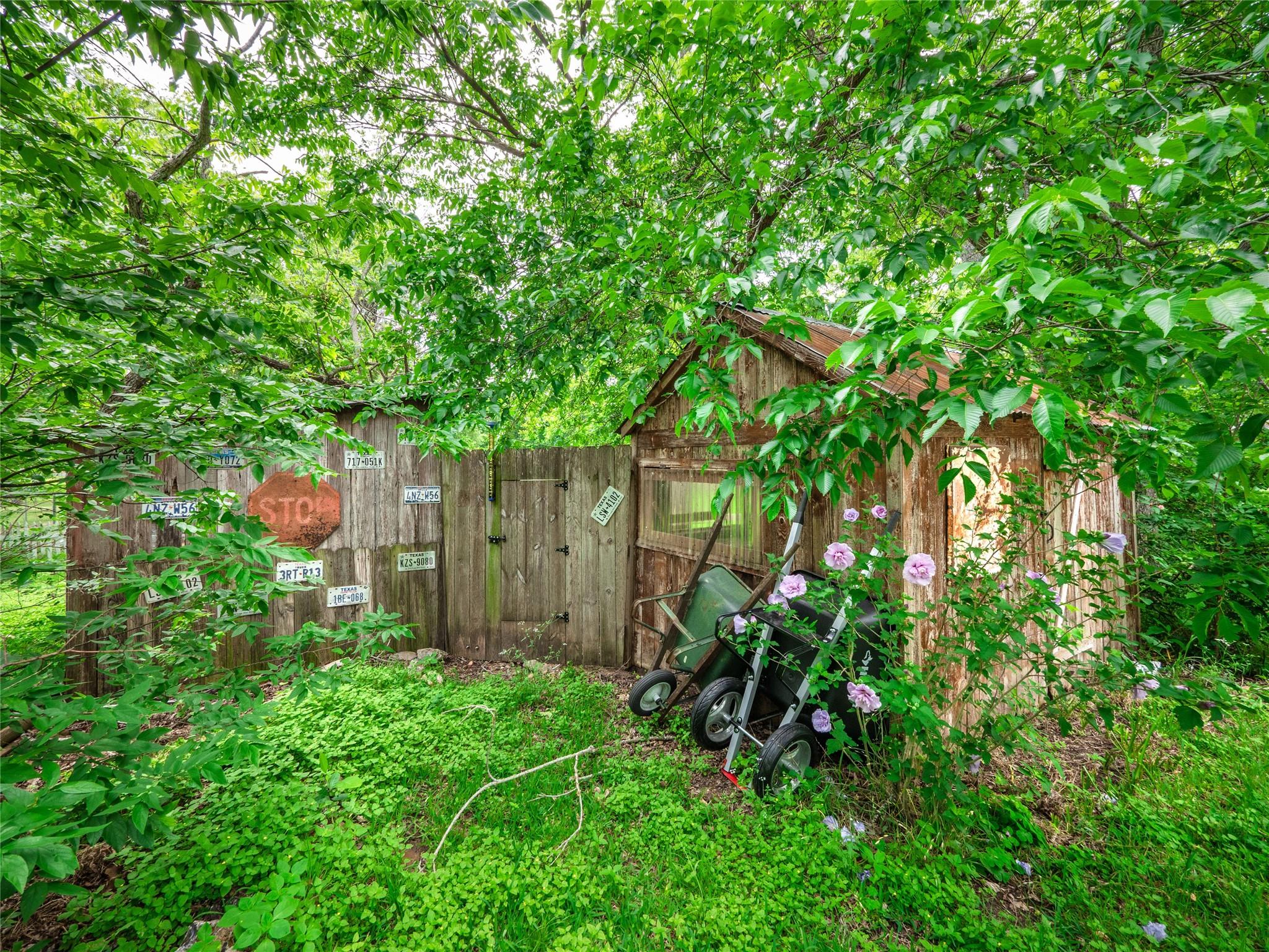 262 W Richmond Street Giddings TX 78942