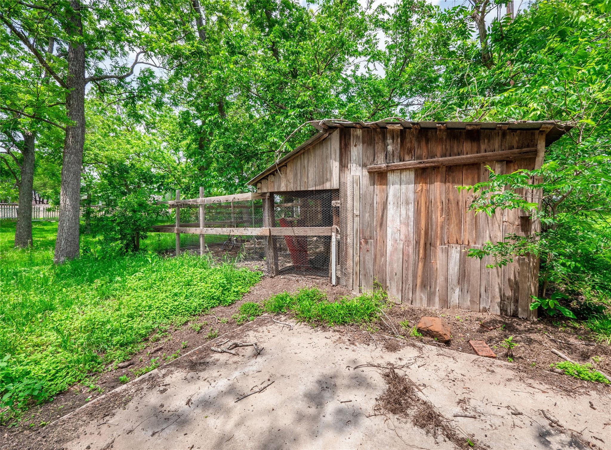 262 W Richmond Street Giddings TX 78942