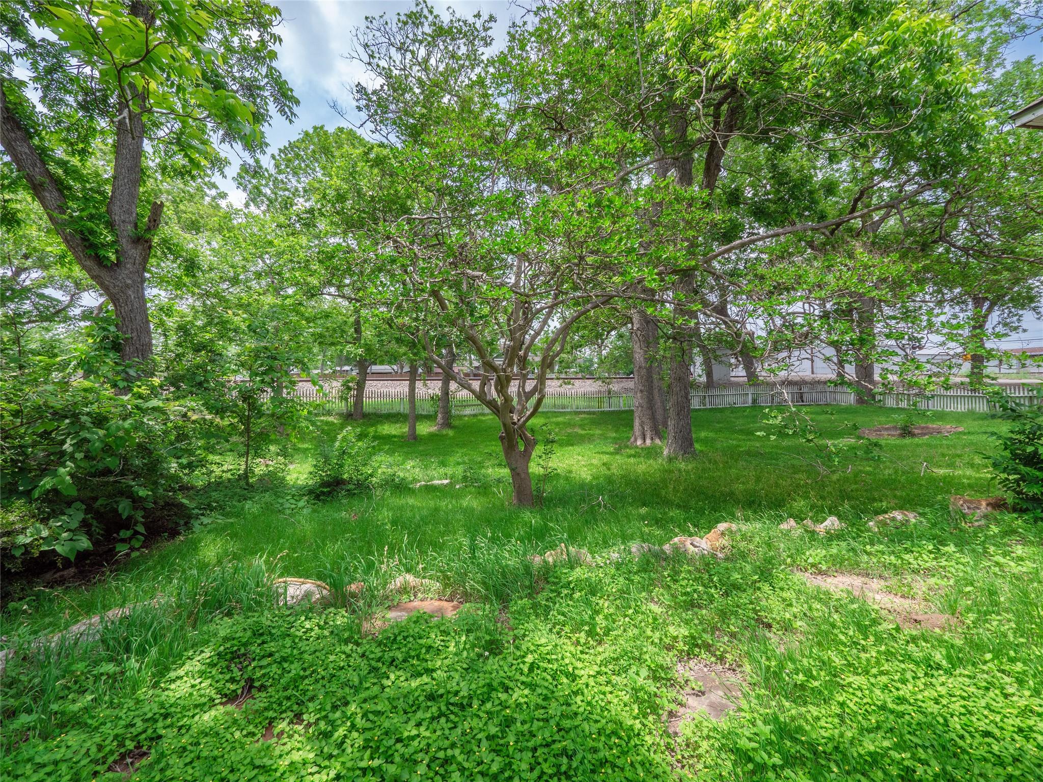 262 W Richmond Street Giddings TX 78942