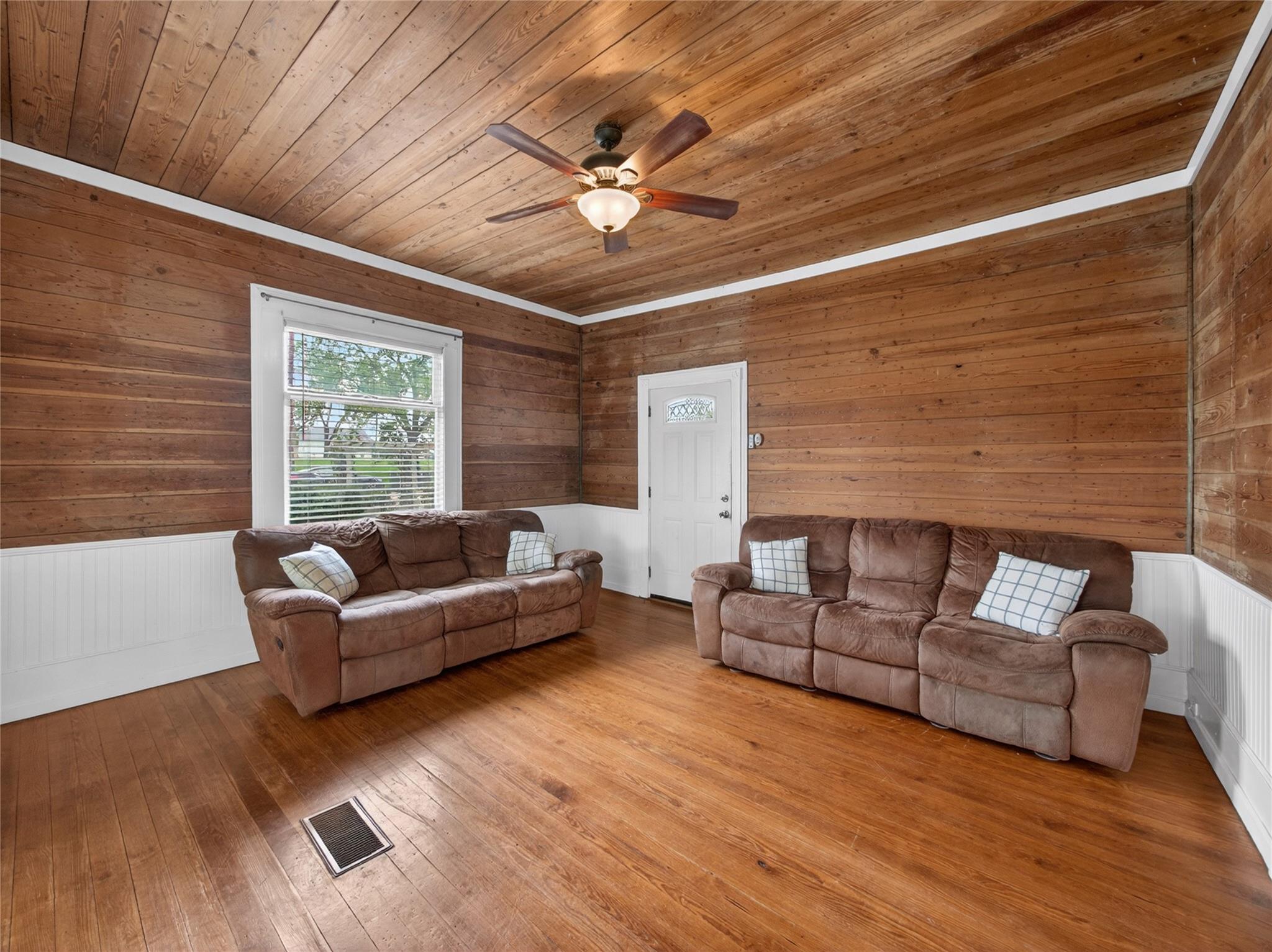 262 W Richmond Street Giddings TX 78942