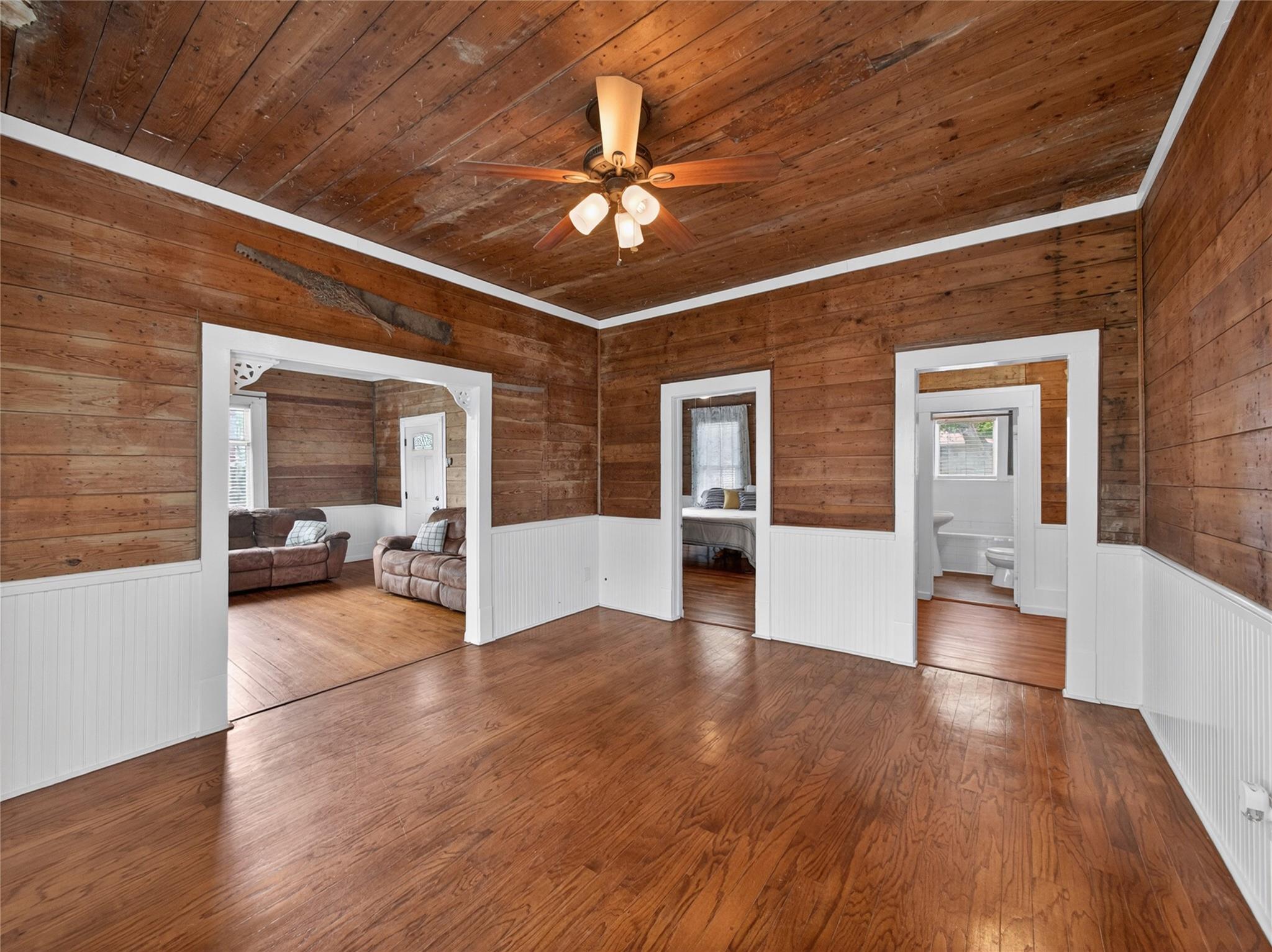 262 W Richmond Street Giddings TX 78942
