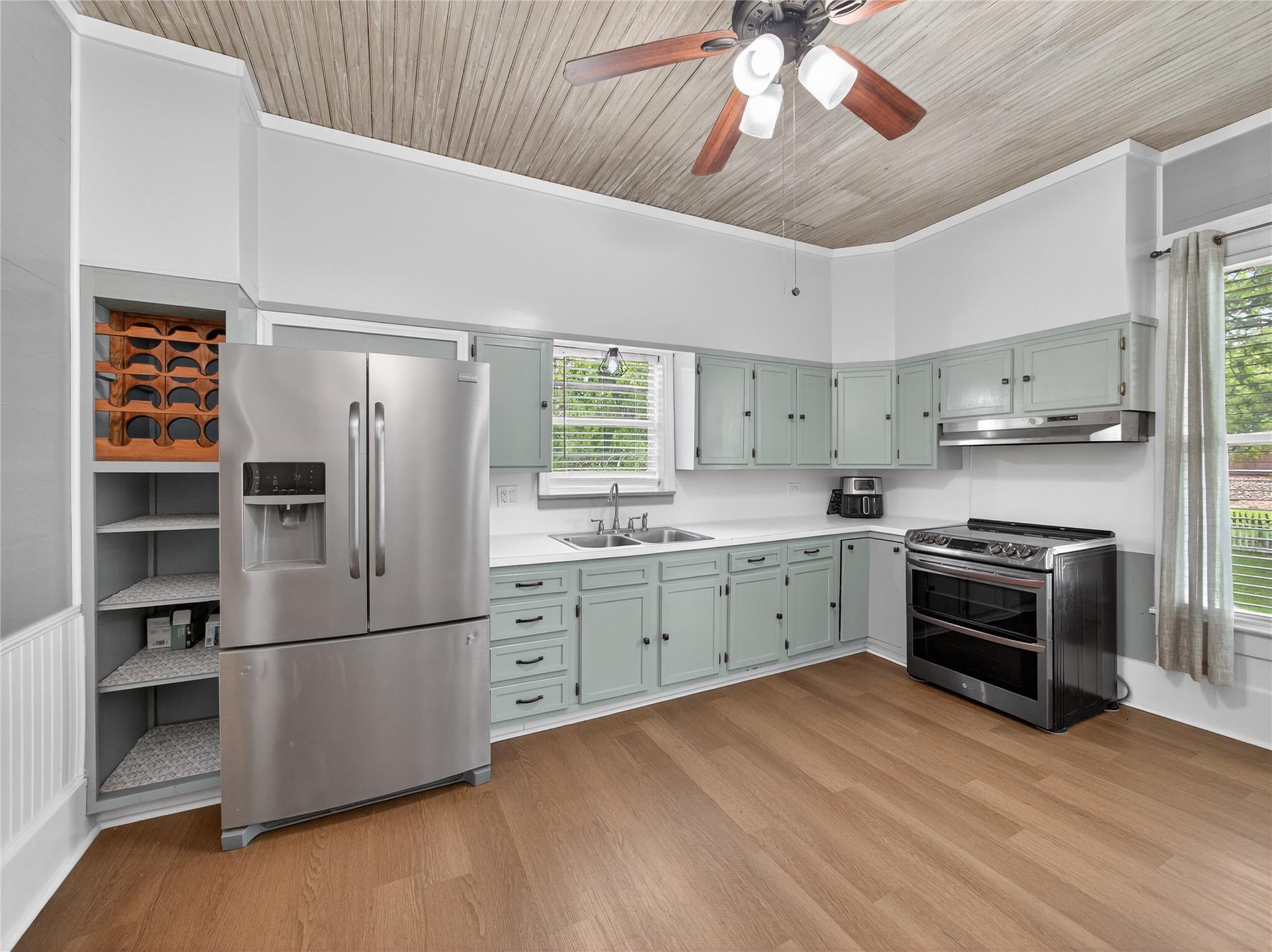 262 W Richmond Street Giddings TX 78942