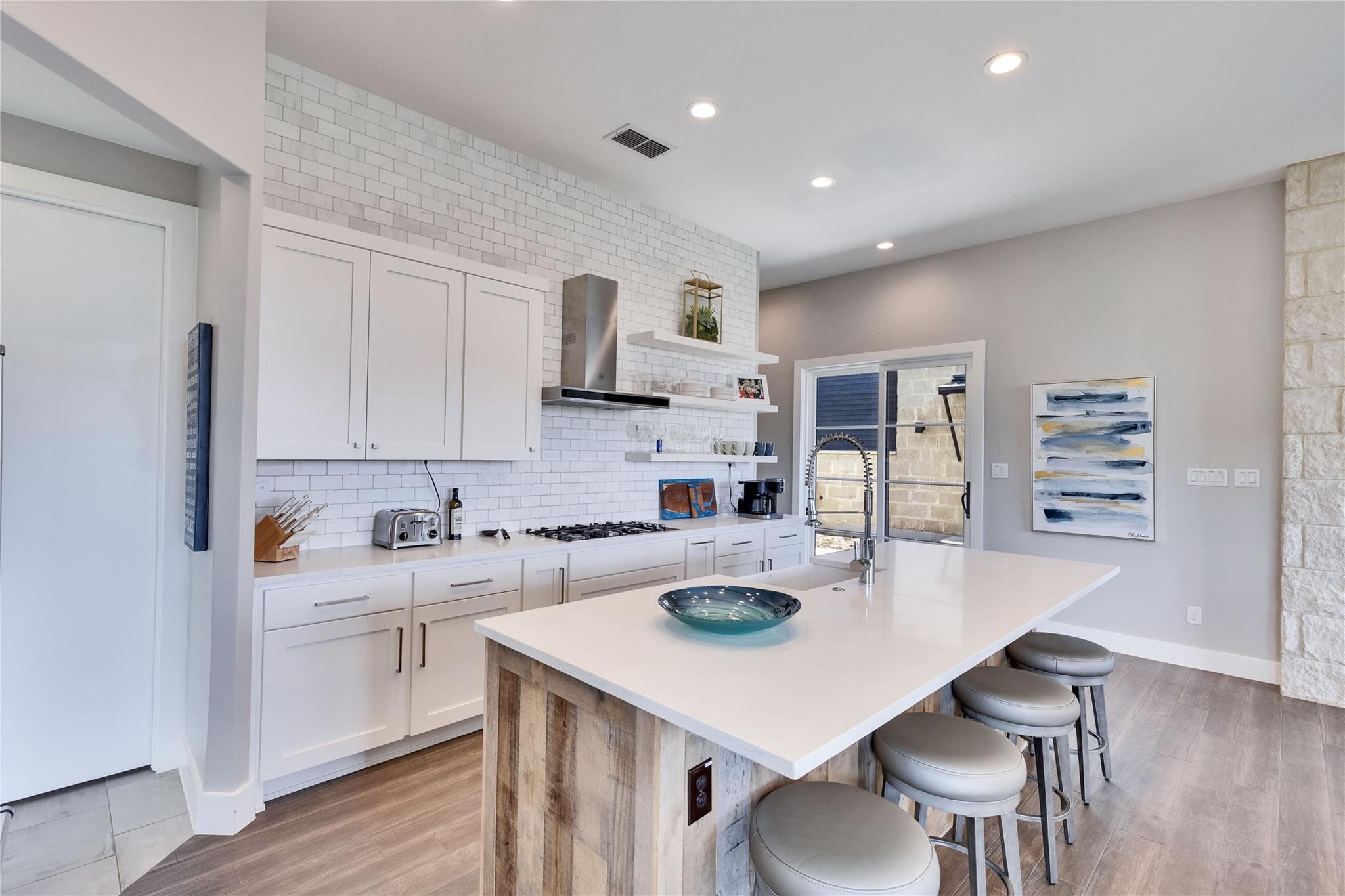 18612 Flying J Boulevard Spicewood TX 78669