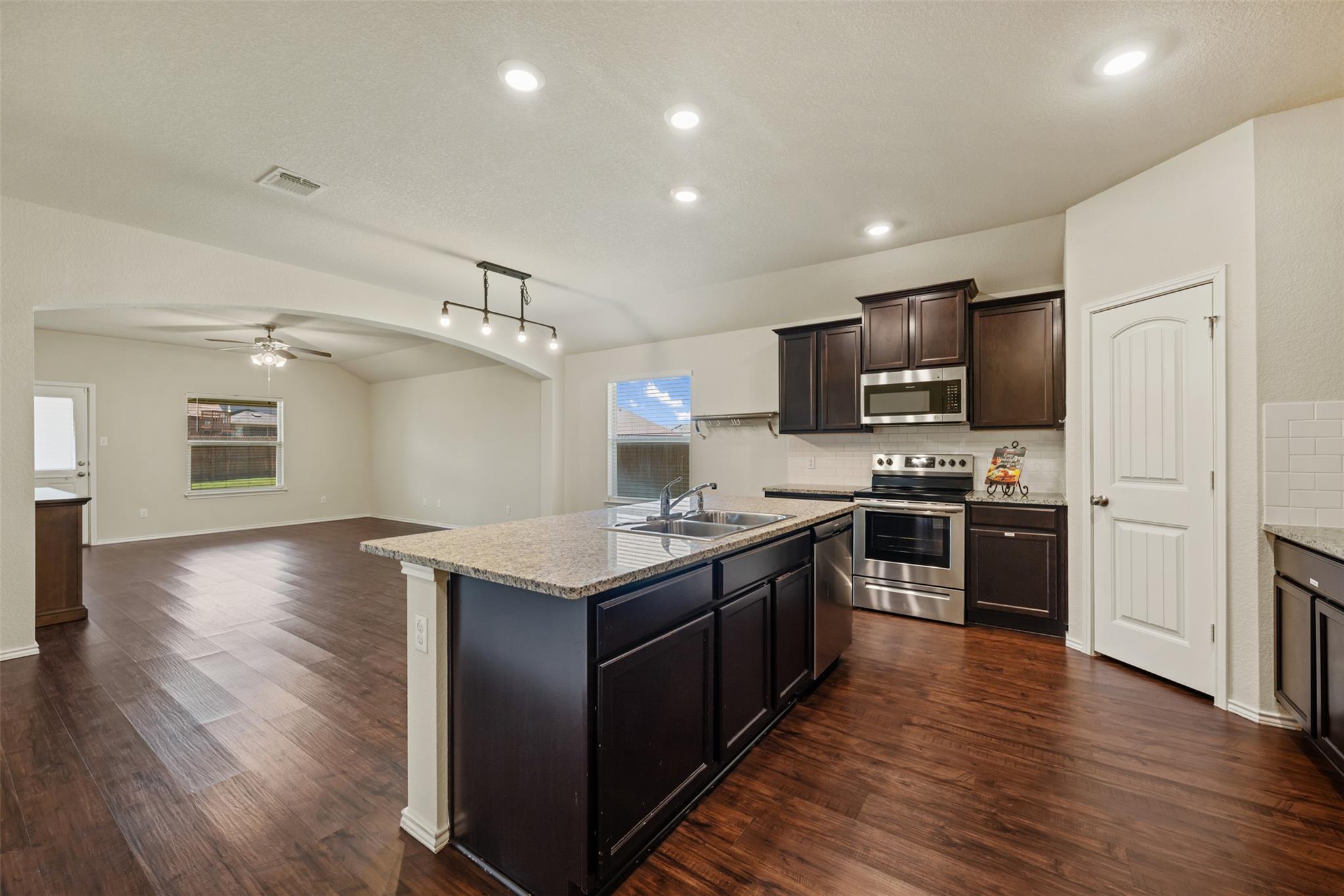 152 Beth Ann Loop Taylor TX 76574