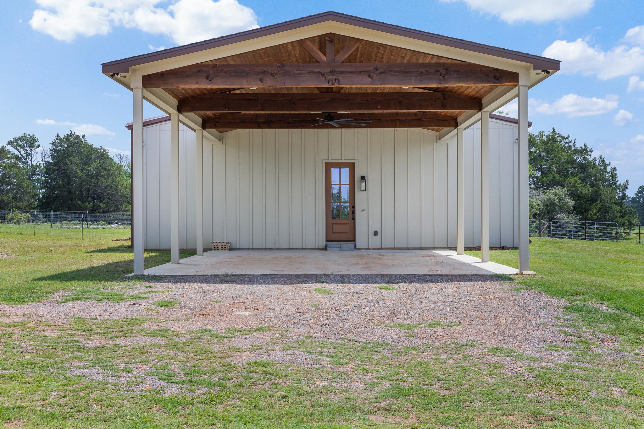 1371 Private Road 2051 Giddings TX 78942