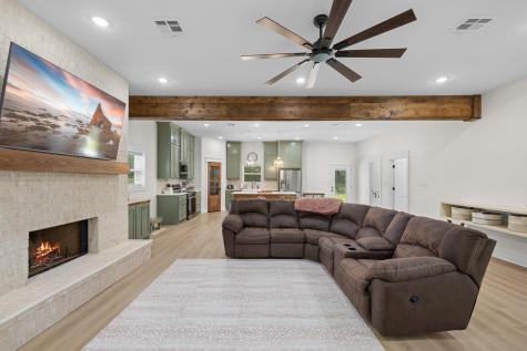 1371 Private Road 2051 Giddings TX 78942