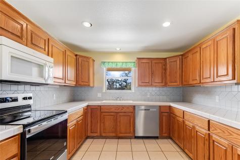 670 County Road 100 Burnet TX 78611