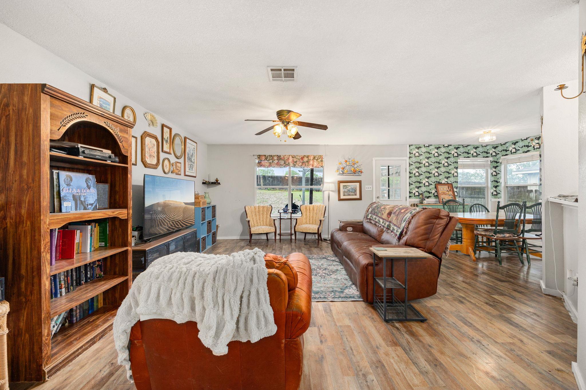 137 Sawgrass Circle Kyle TX 78640