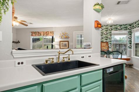 137 Sawgrass Circle Kyle TX 78640