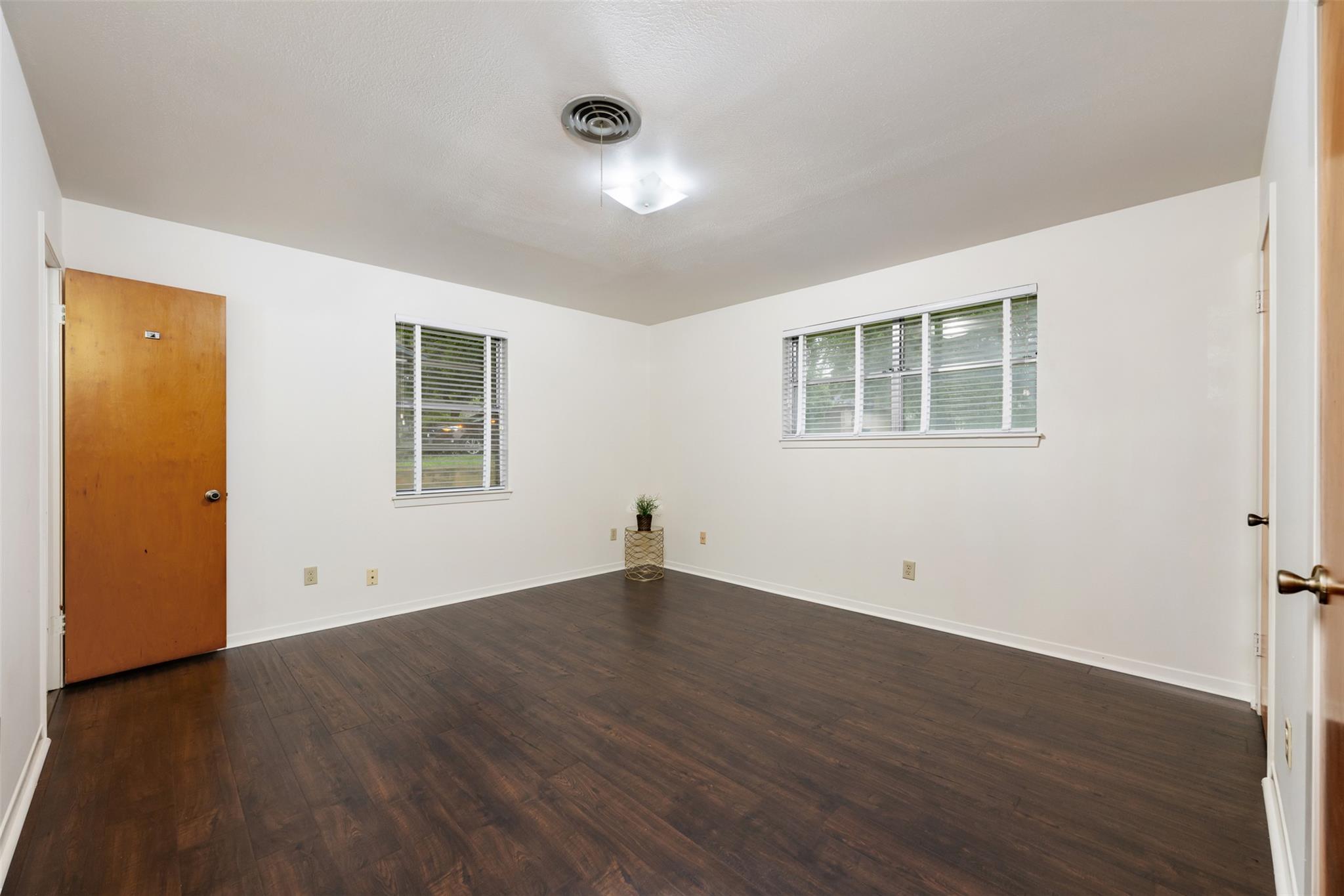 11309 Hilltop Street Austin TX 78753
