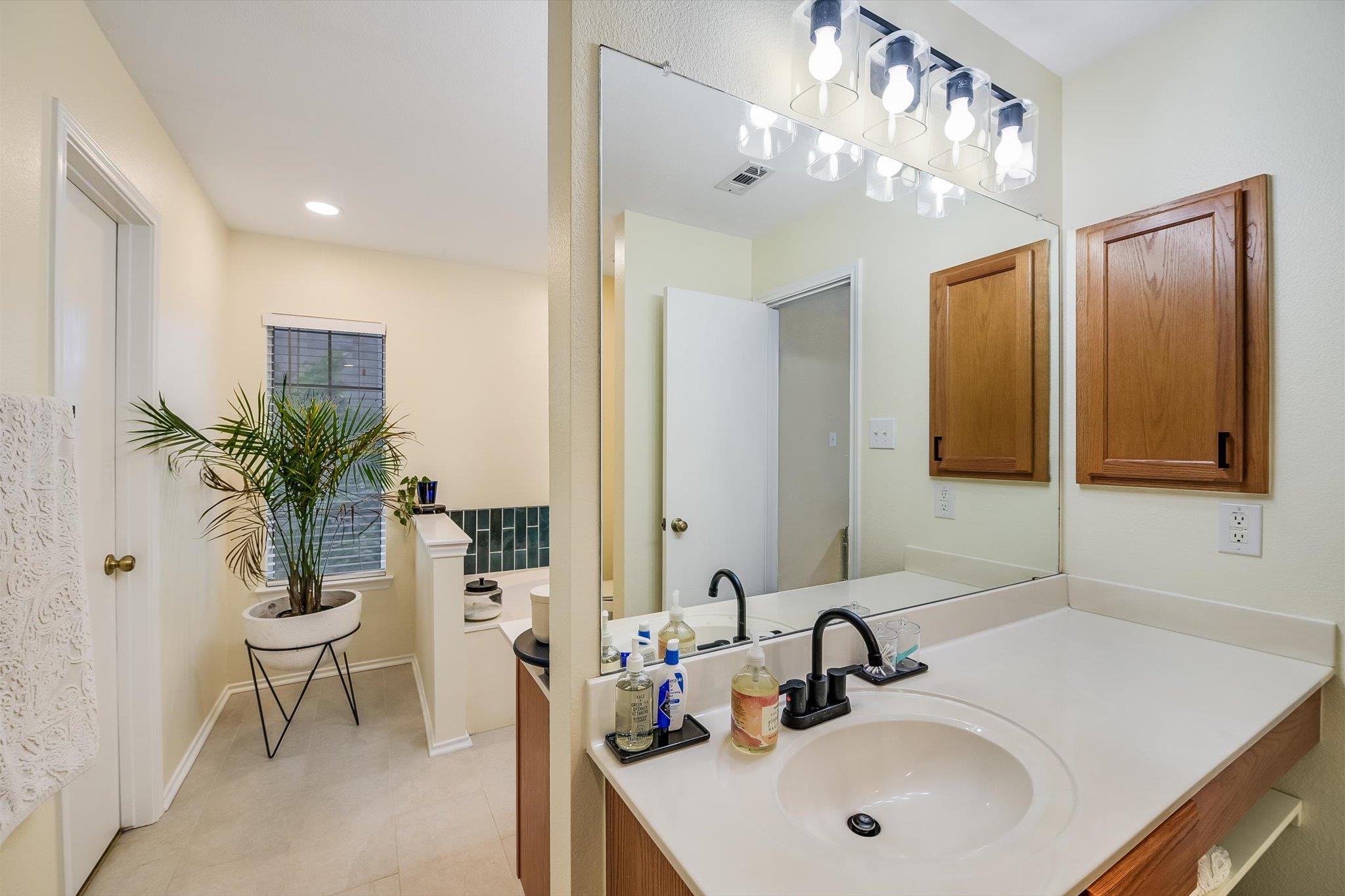 11201 Blairview Lane Austin TX 78748