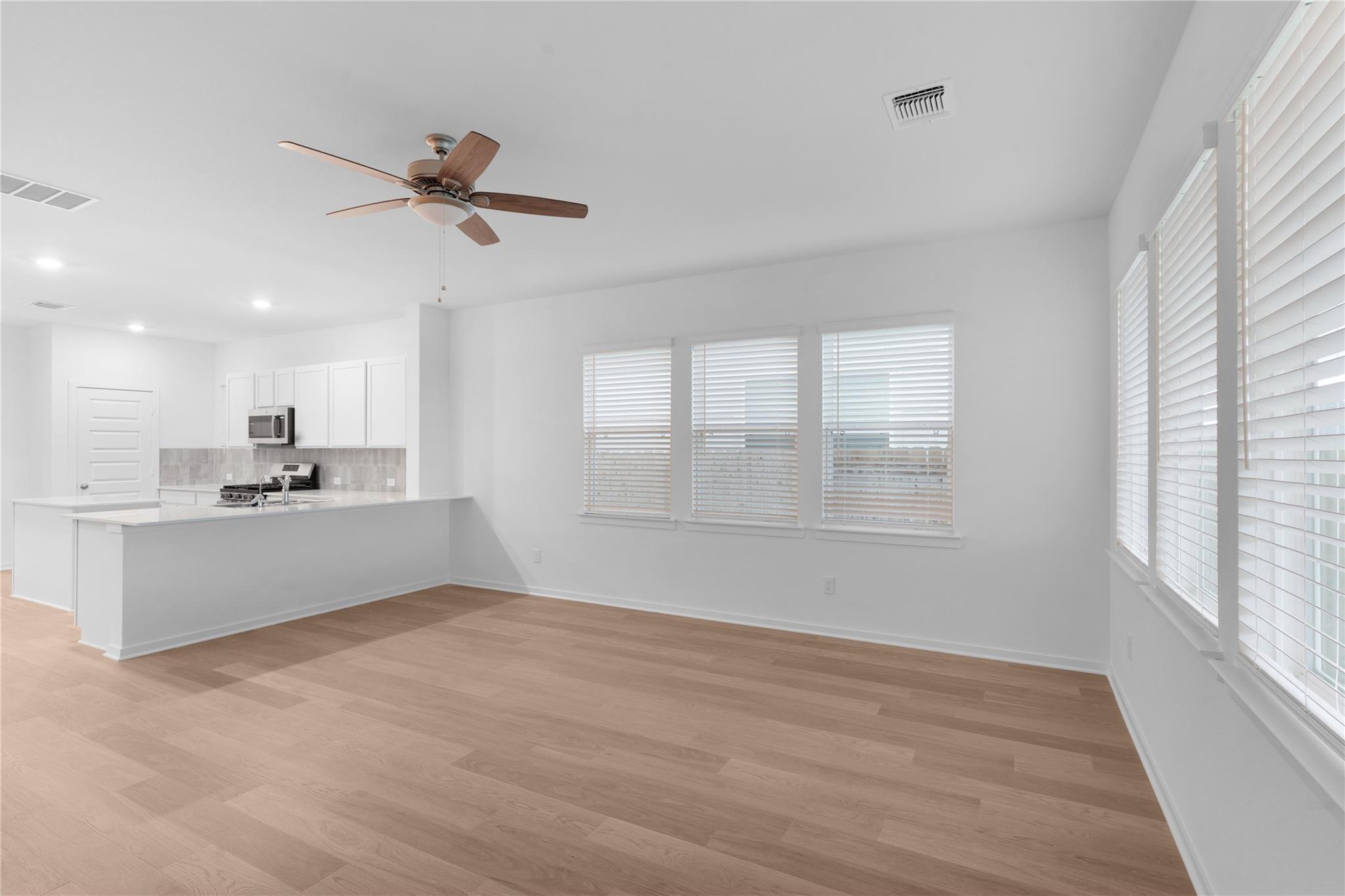 13725 Tucker Hedge Pass Elgin TX 78621