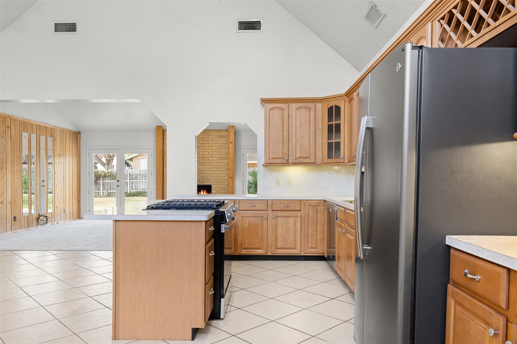 661 S College Street La Grange TX 78945