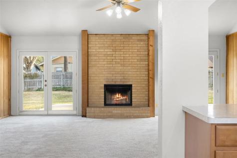 661 S College Street La Grange TX 78945