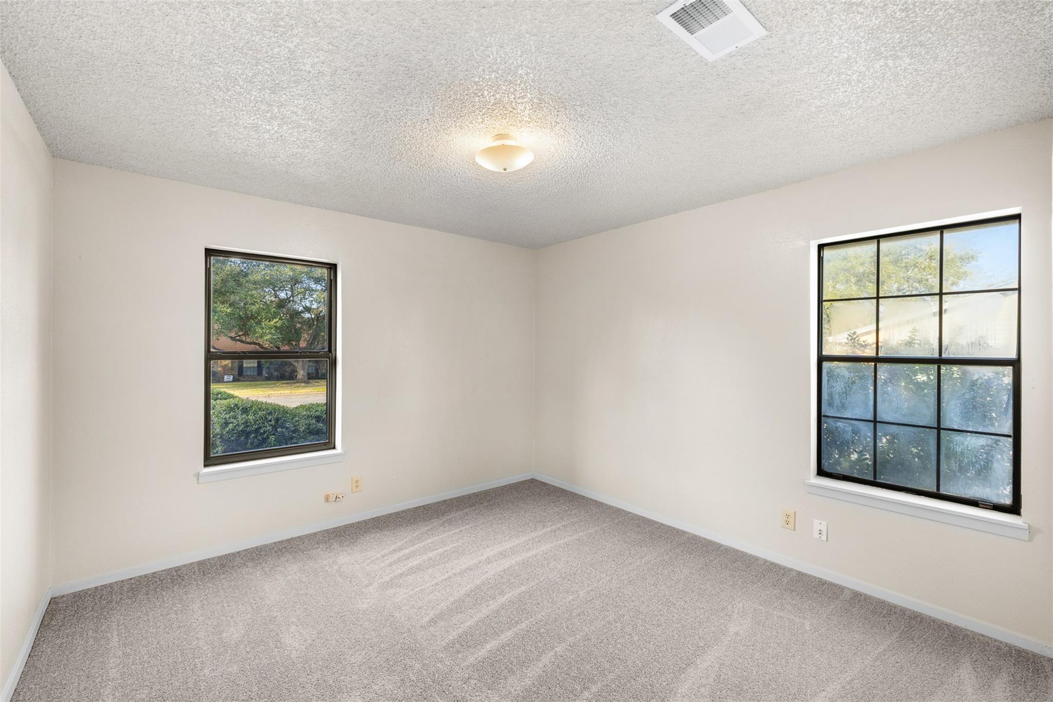 661 S College Street La Grange TX 78945
