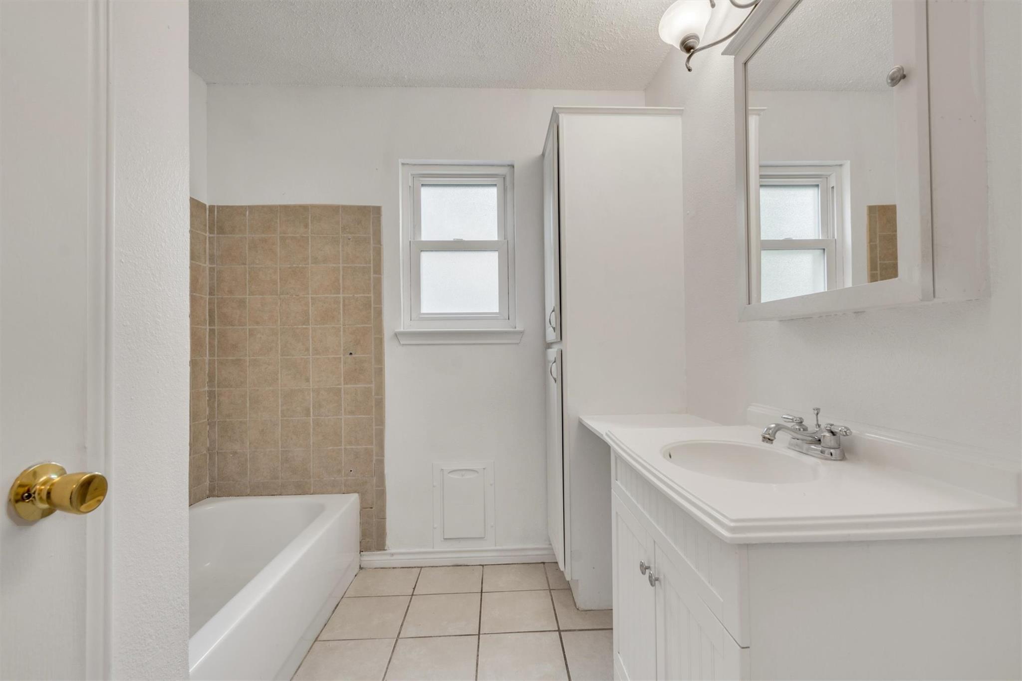 807 Travis Street Lockhart TX 78644