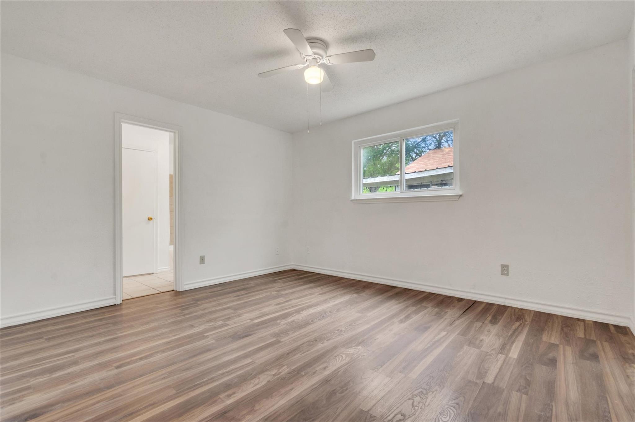 807 Travis Street Lockhart TX 78644