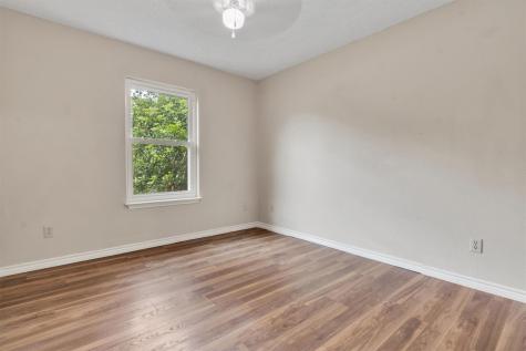 807 Travis Street Lockhart TX 78644