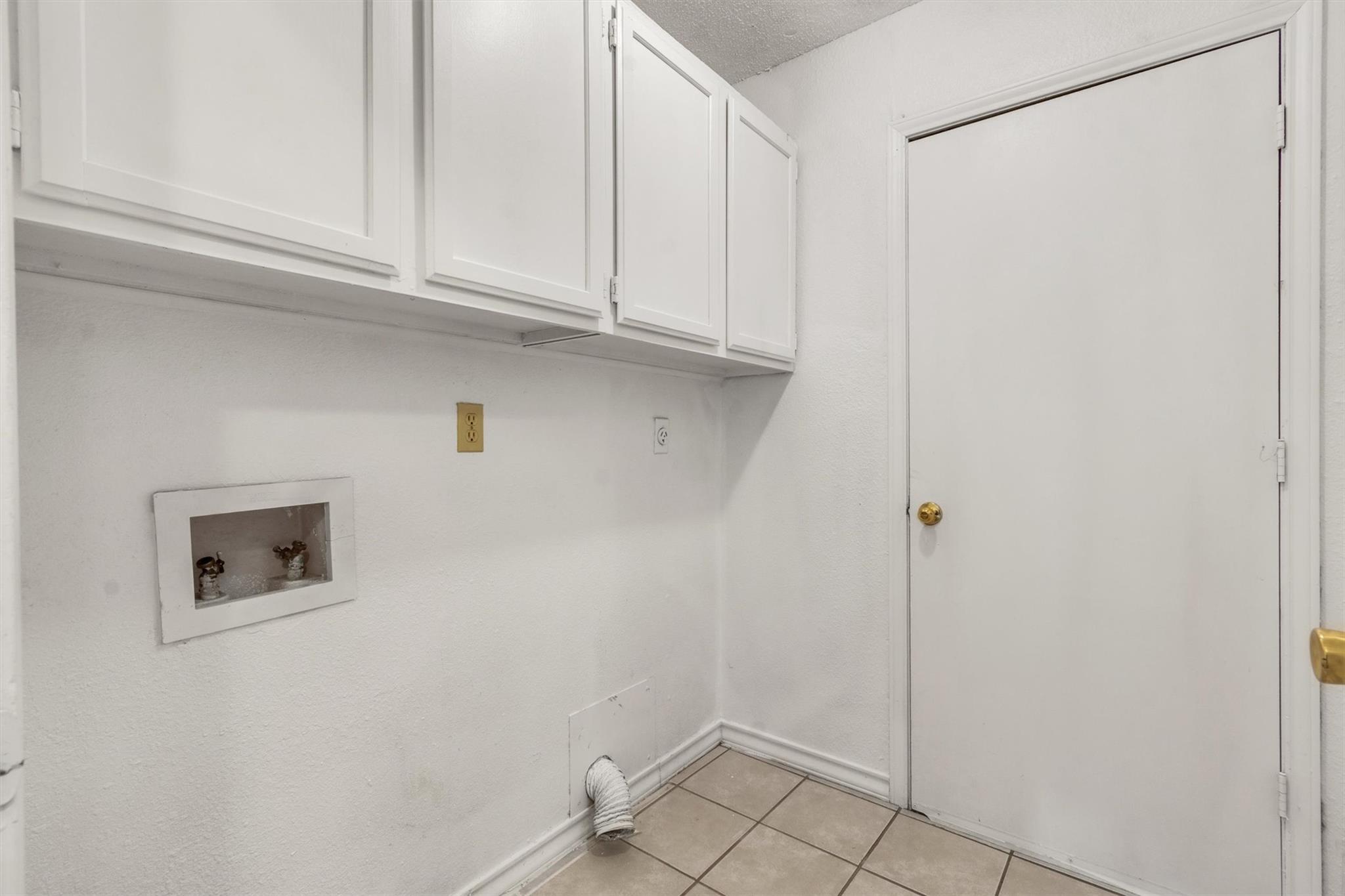 807 Travis Street Lockhart TX 78644