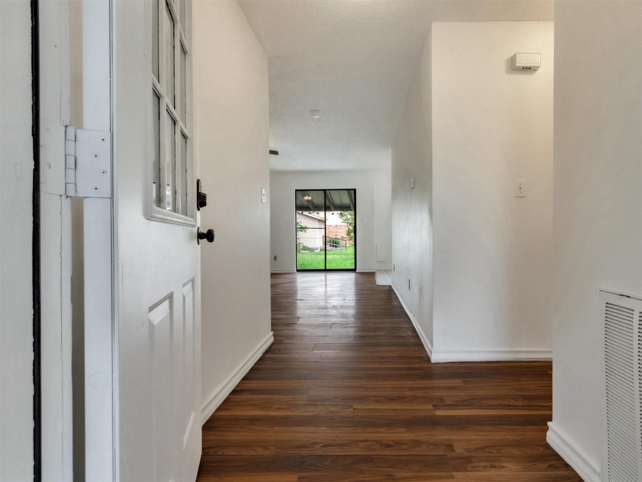 807 Travis Street Lockhart TX 78644