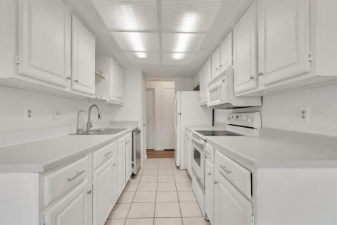 807 Travis Street Lockhart TX 78644