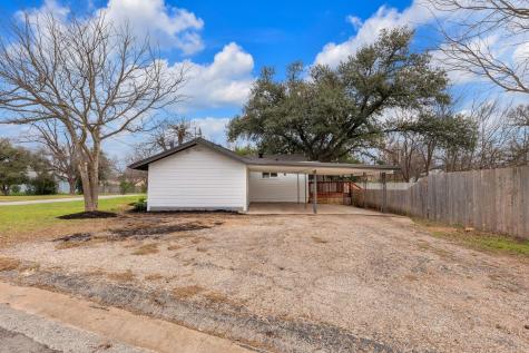 1709 Cecelia Street Taylor TX 76574