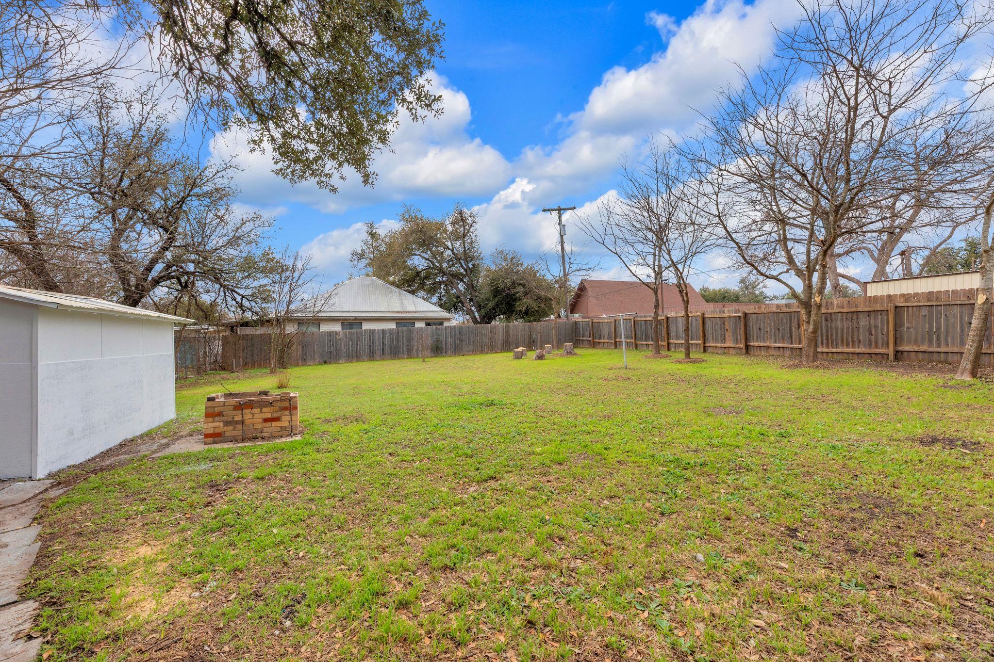 1709 Cecelia Street Taylor TX 76574