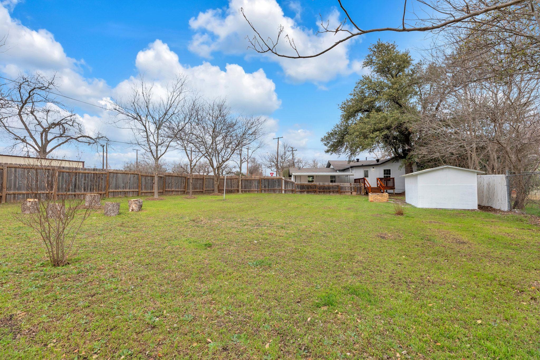 1709 Cecelia Street Taylor TX 76574