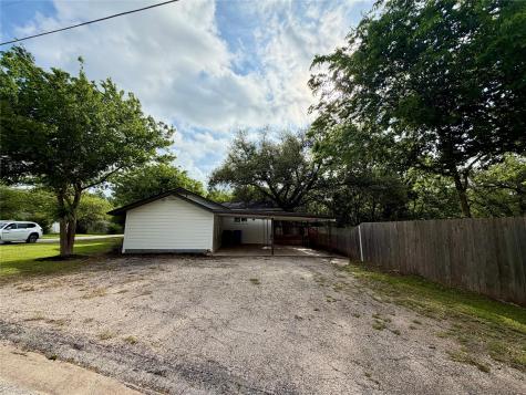1709 Cecelia Street Taylor TX 76574