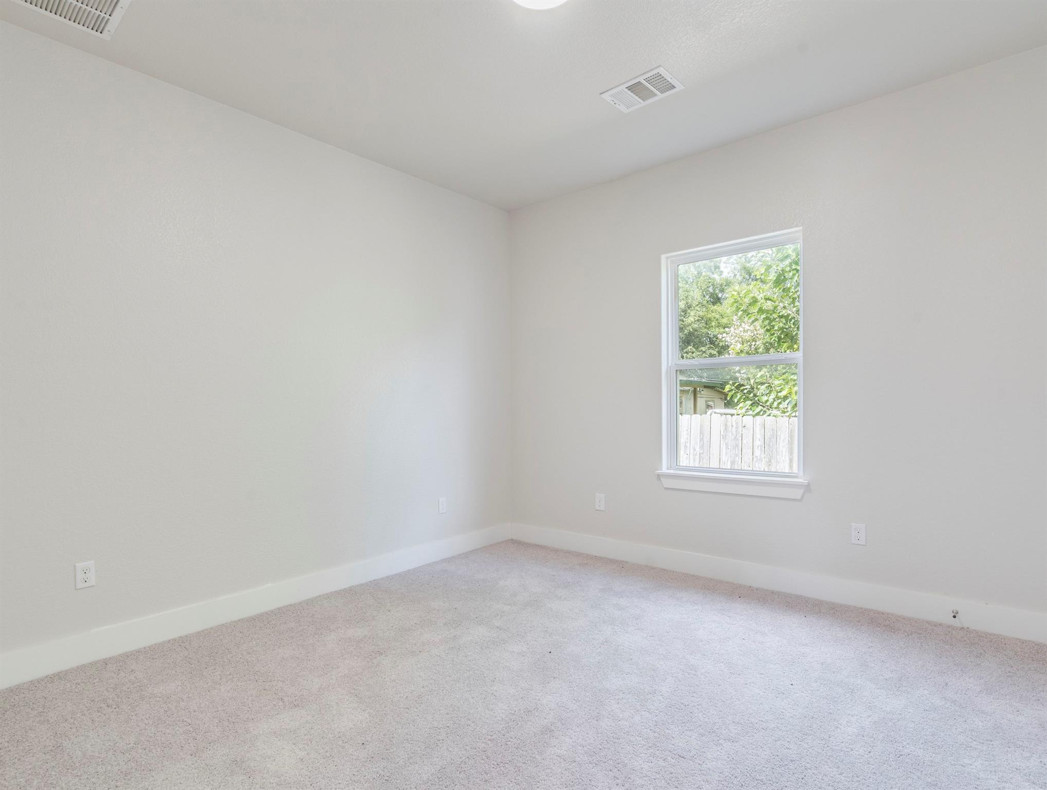 411 S Avenue B Elgin TX 78621